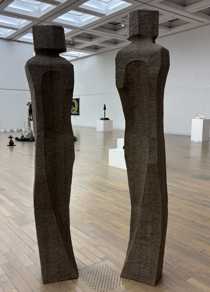 希少肥松オブジェ コマツ大阪工場に彫刻を寄贈しました｜トピックス｜株式会社関ケ原製作所